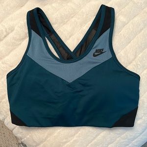 nike crossover high neck sports bra